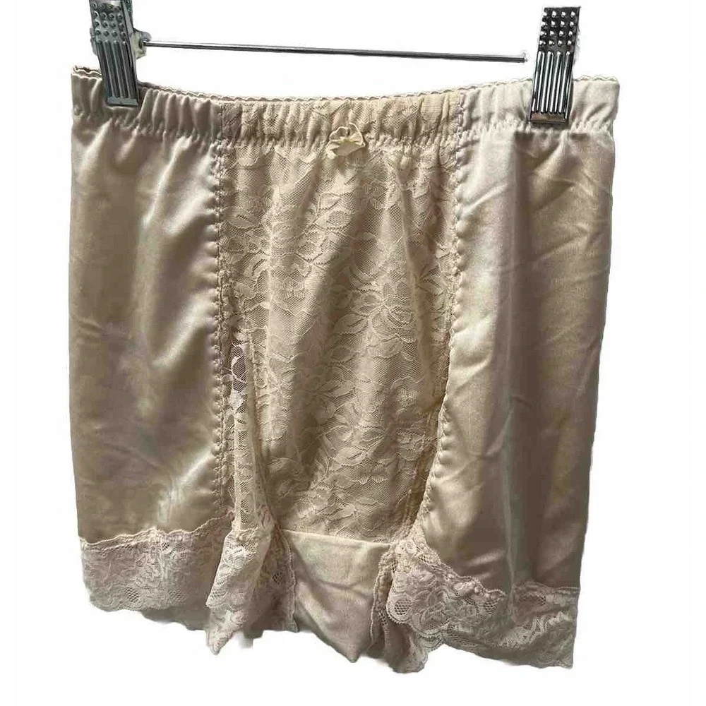 Rhonda Shear Panties Pin-Up Retro Ivory  Lace High Waist Size Small NWOT